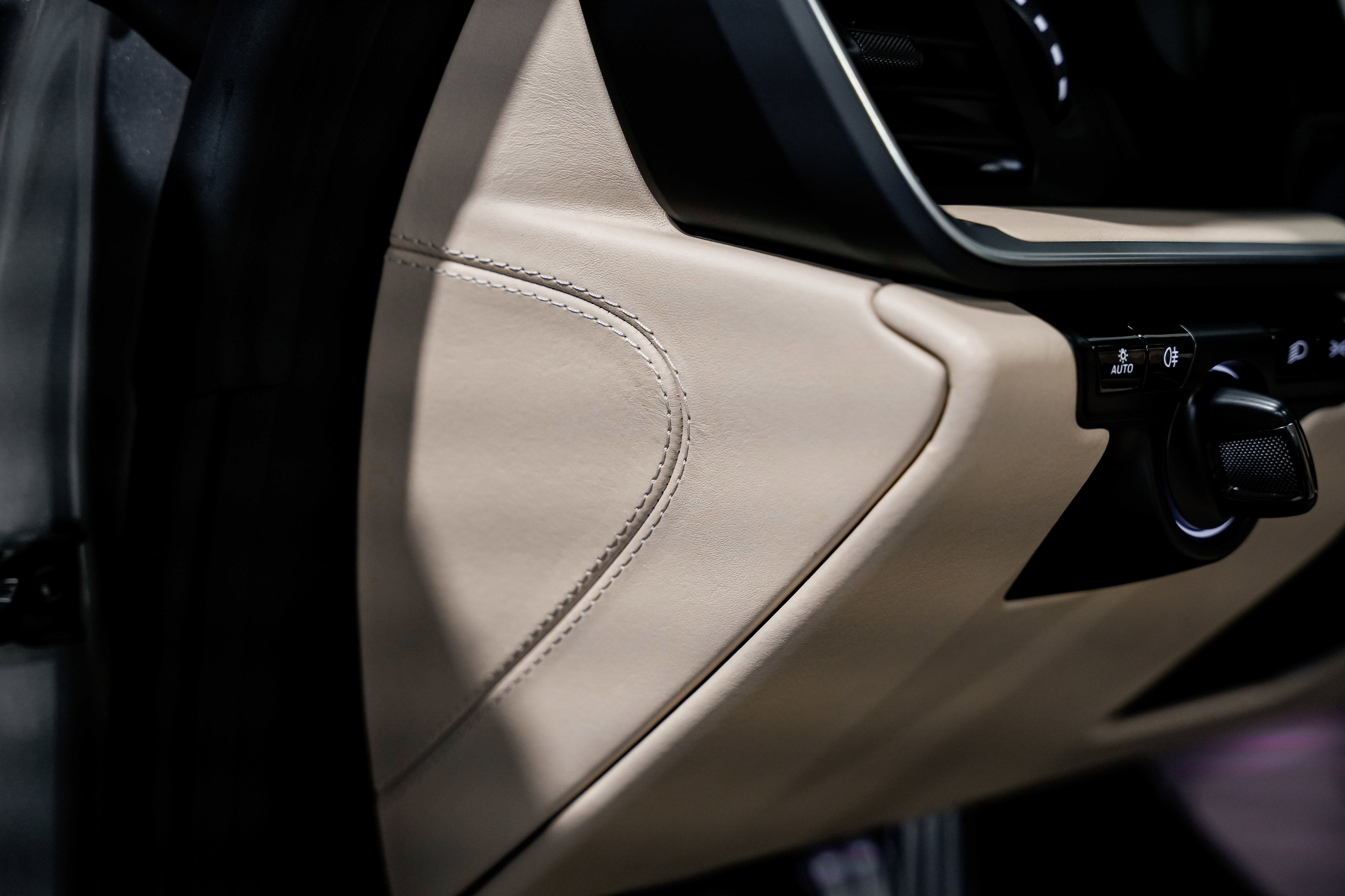 Used 2021 Porsche 911 Targa 4S Heritage Design image 25