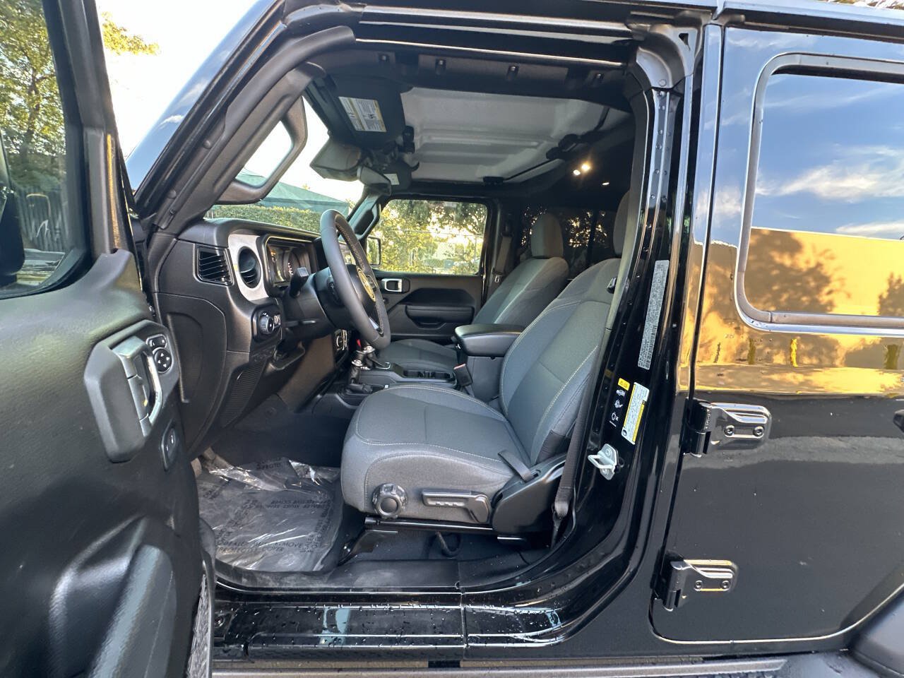 Used 2024 Jeep Wrangler Unlimited Sport AWD/4WD image 13