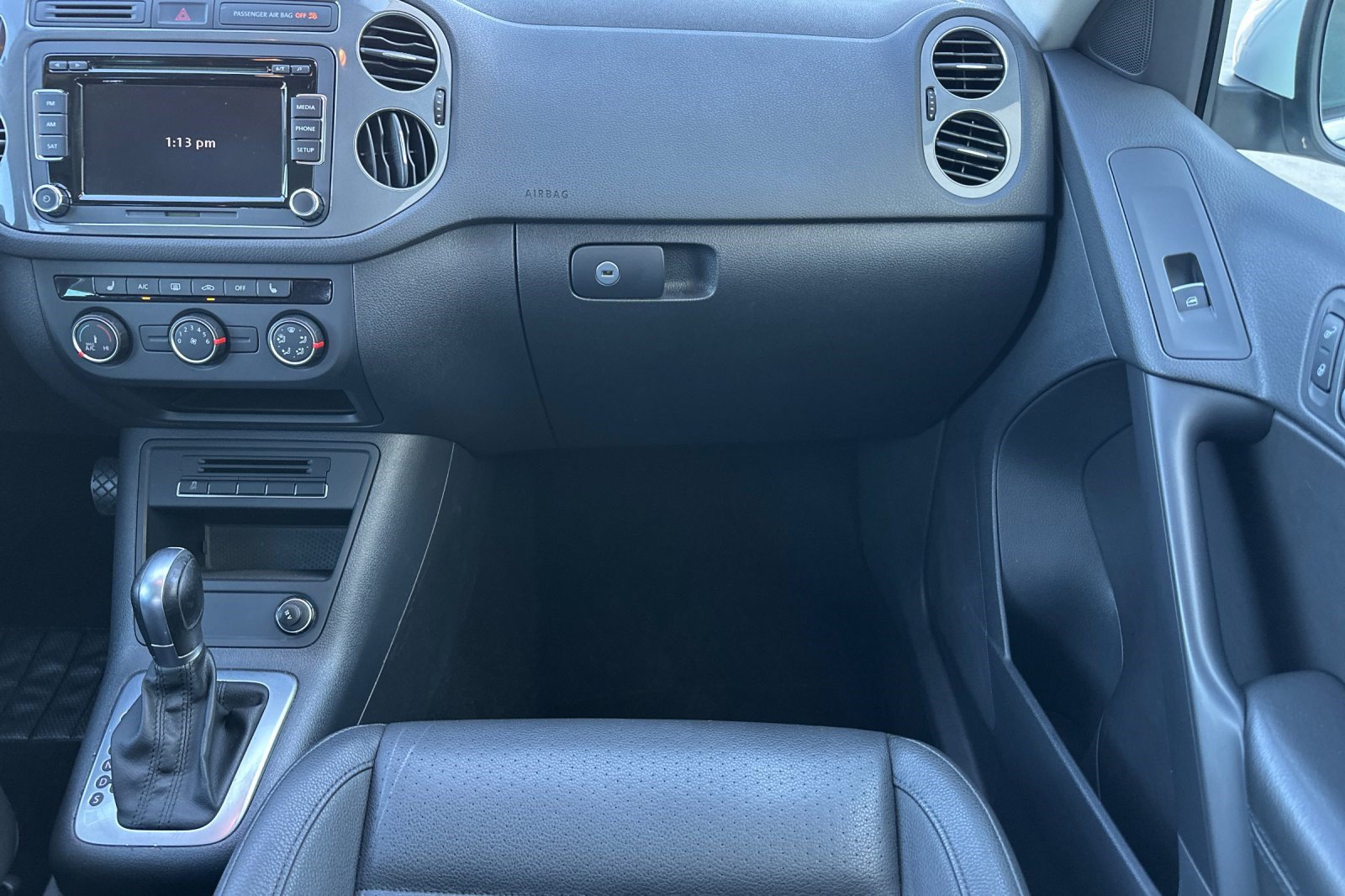 Used 2015 Volkswagen Tiguan S FWD image 32
