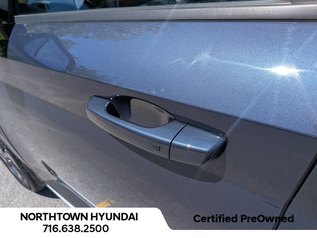 Used 2023 Hyundai Venue Limited FWD image 39