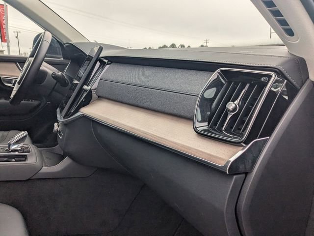 Used 2025 Volvo XC90 B6 Plus image 35