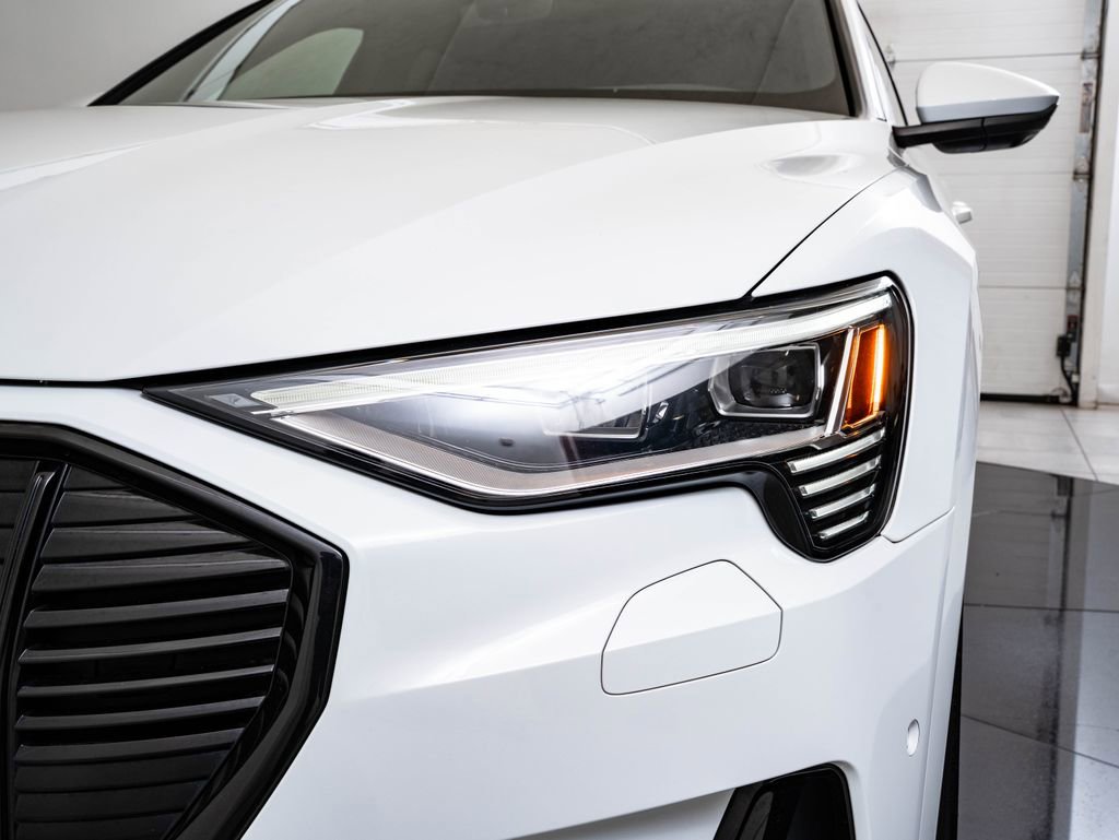 Used 2021 Audi e-tron Premium w/ Convenience Plus Package AWD/4WD image 15