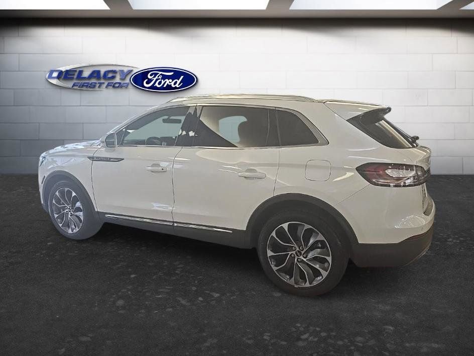 Used 2022 Lincoln Nautilus Reserve AWD/4WD image 4