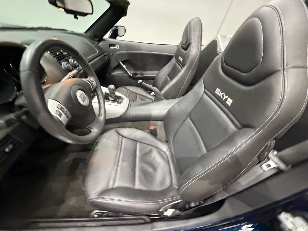 Used 2007 Saturn Sky Red Line RWD image 24