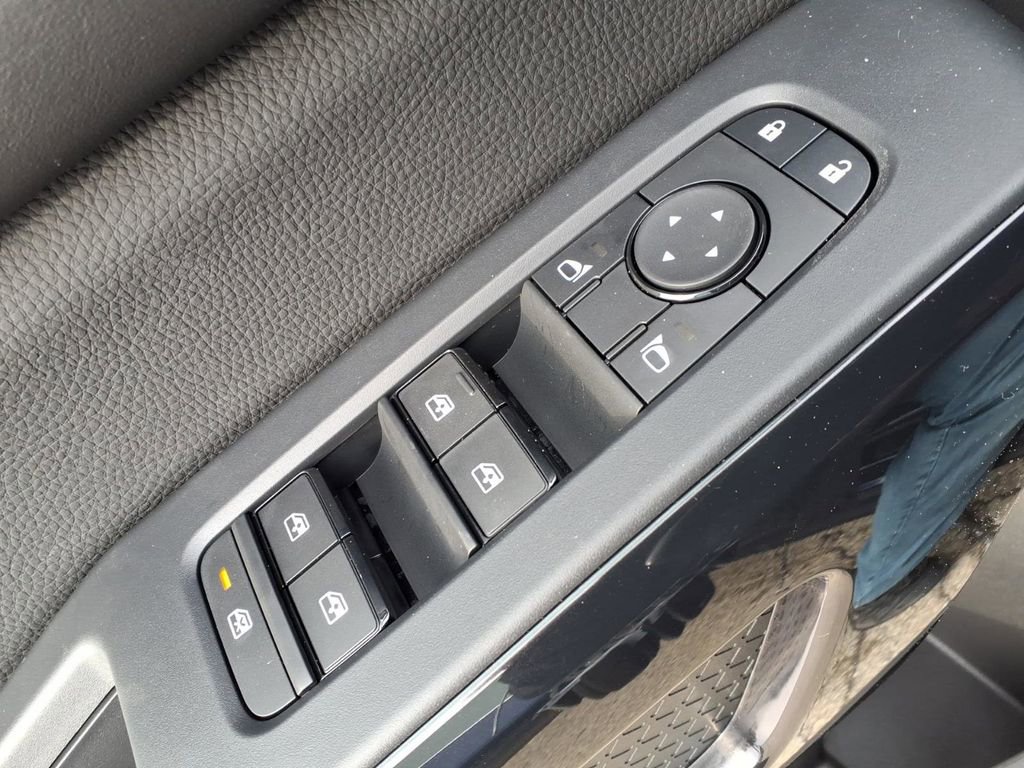 New 2026 Nissan Pathfinder SV image 17