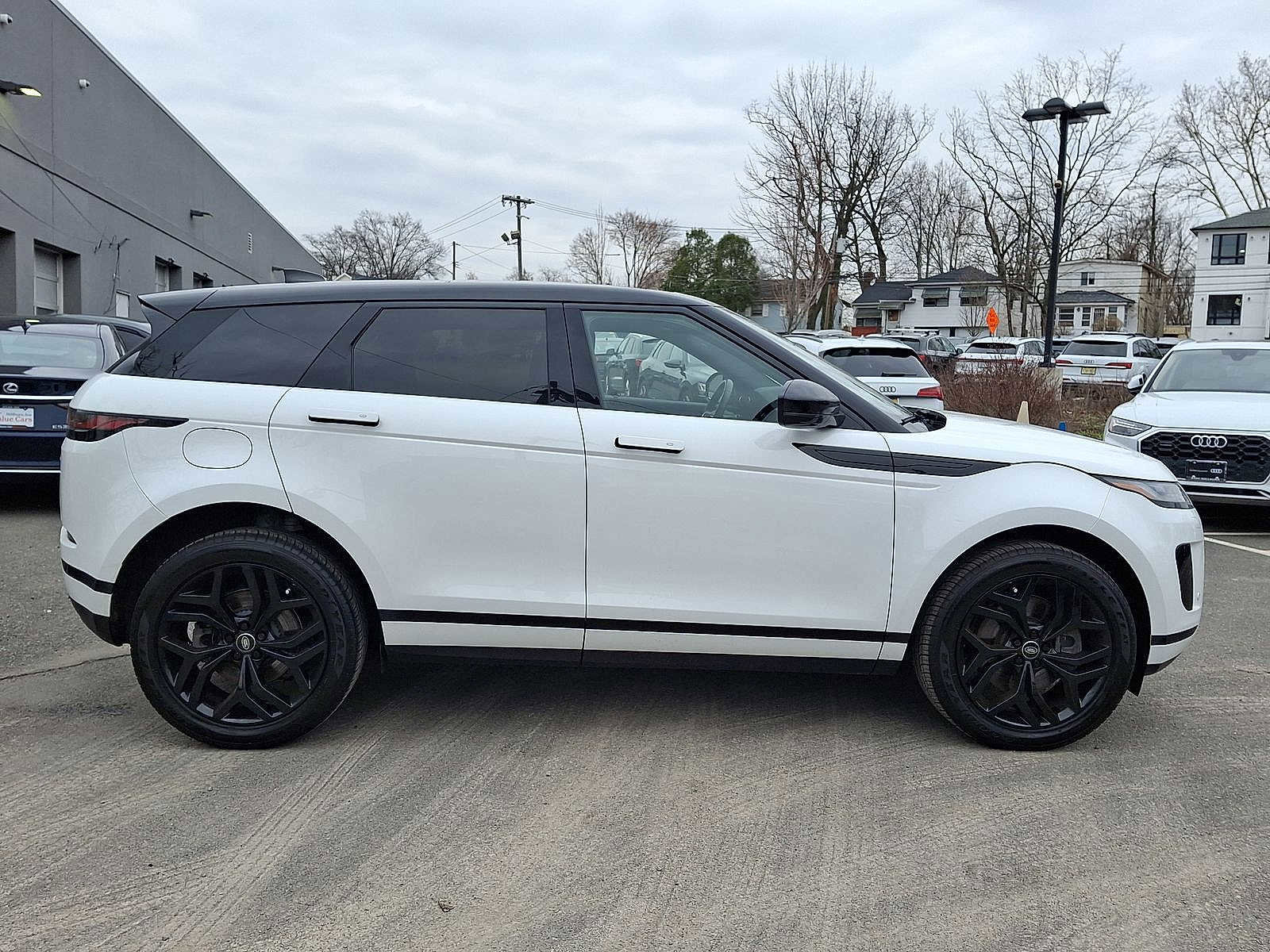 Used 2023 Land Rover Range Rover Evoque SE image 26