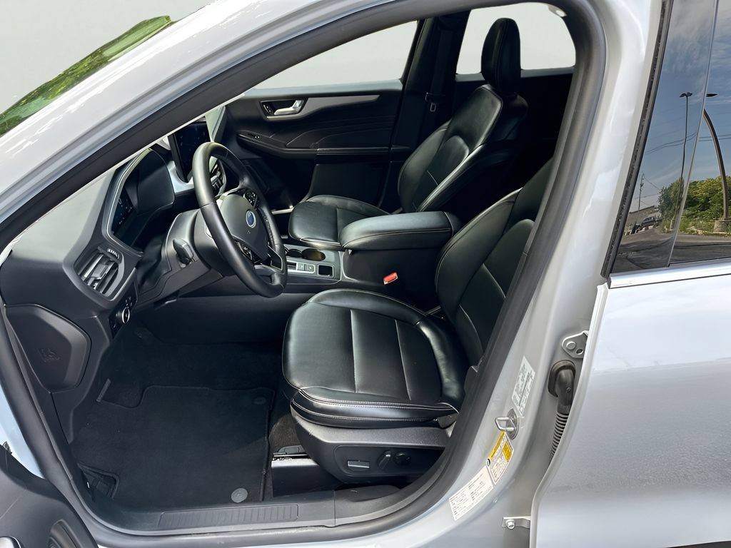 Used 2025 Ford Escape Platinum AWD/4WD image 10