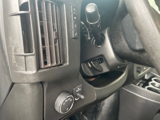 Used 2018 Chevrolet Express 4500 Extended w/ Driver Convenience Package RWD image 12