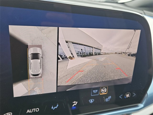 Used 2024 Chevrolet Equinox EV LT image 21