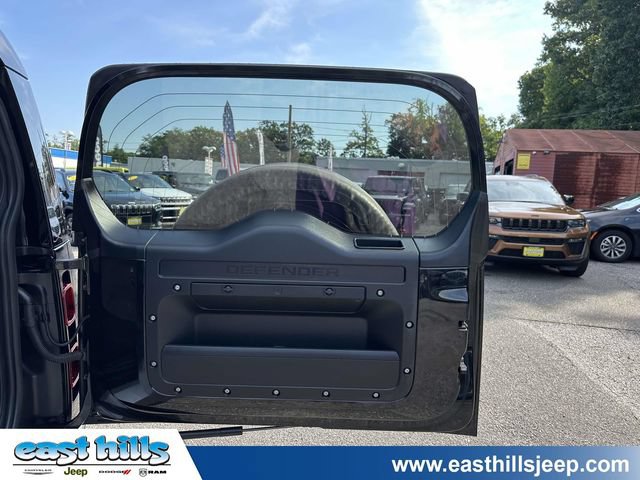 Used 2023 Land Rover Defender 130 SE AWD/4WD image 15