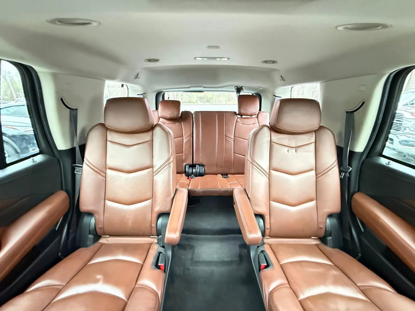 Used 2015 Cadillac Escalade Premium AWD/4WD image 11