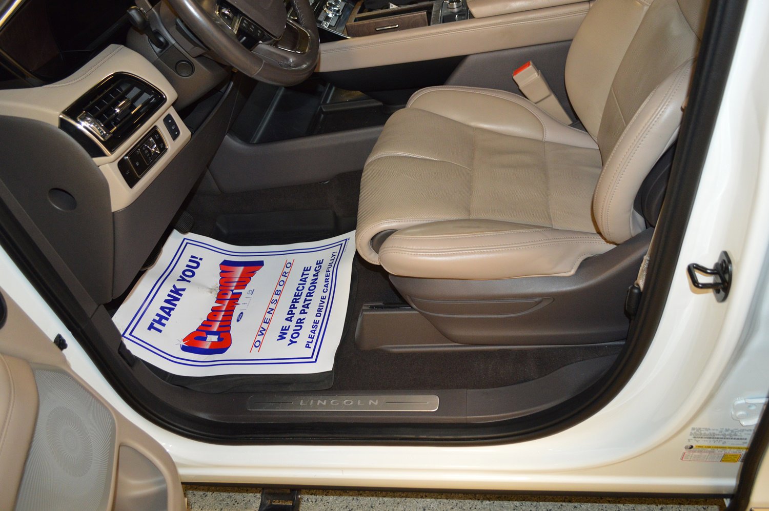 Used 2023 Lincoln Navigator L Reserve image 16