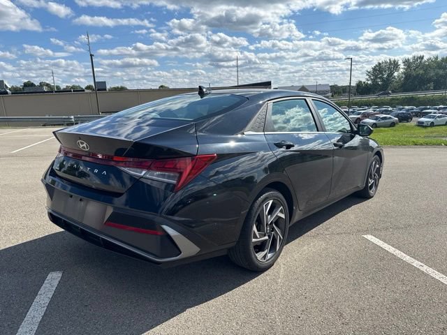 Certified 2024 Hyundai Elantra SEL w/ Convenience Package FWD image 7