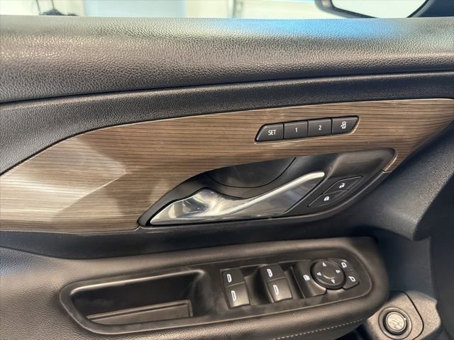 Used 2023 GMC Terrain Denali image 32