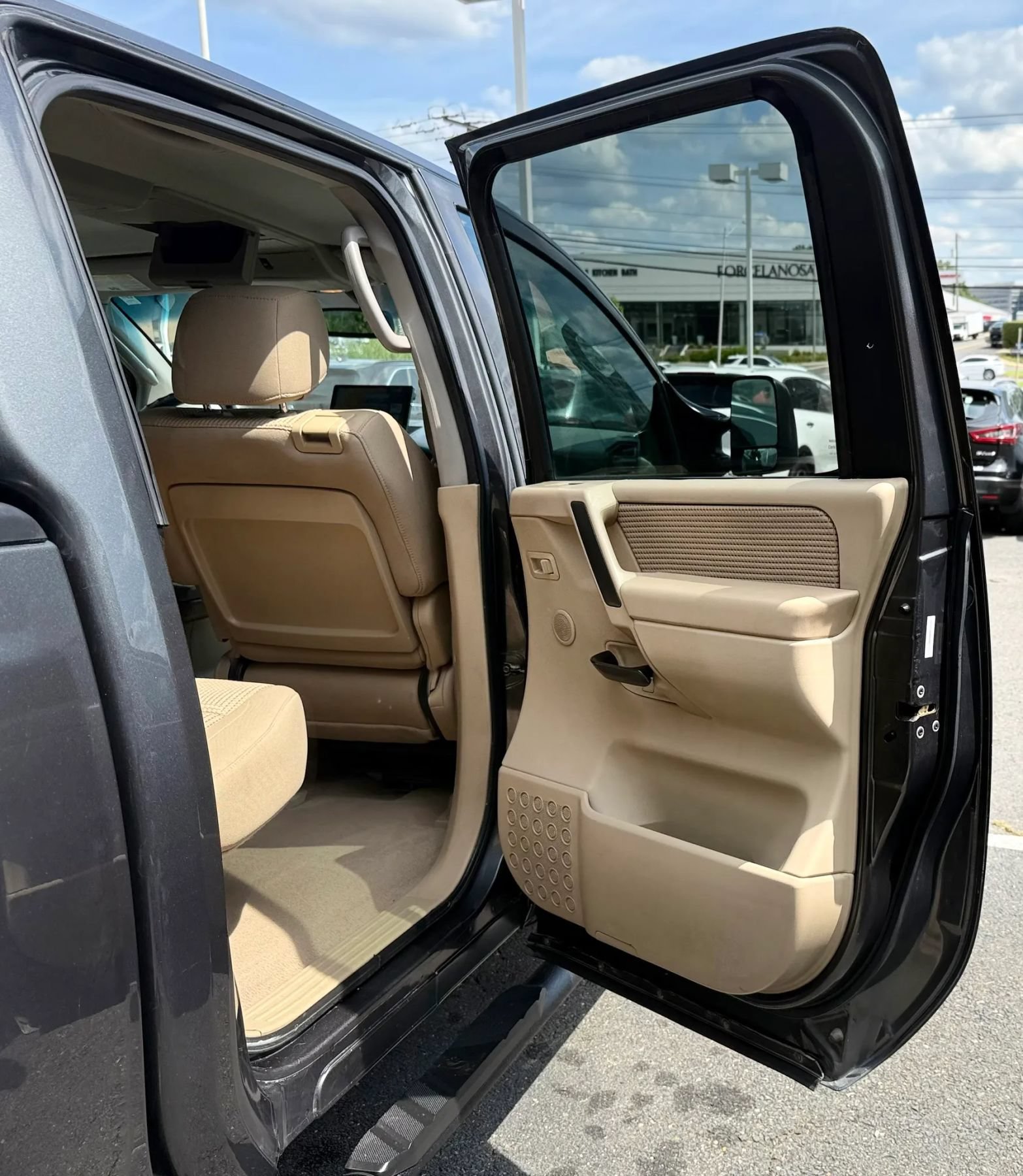 Used 2008 Nissan Titan SE AWD/4WD image 25