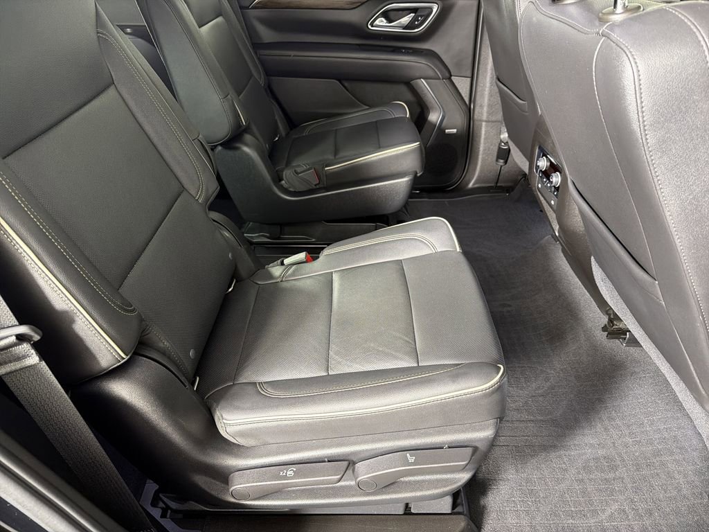 Used 2021 Chevrolet Tahoe Premier w/ Premium Package image 14