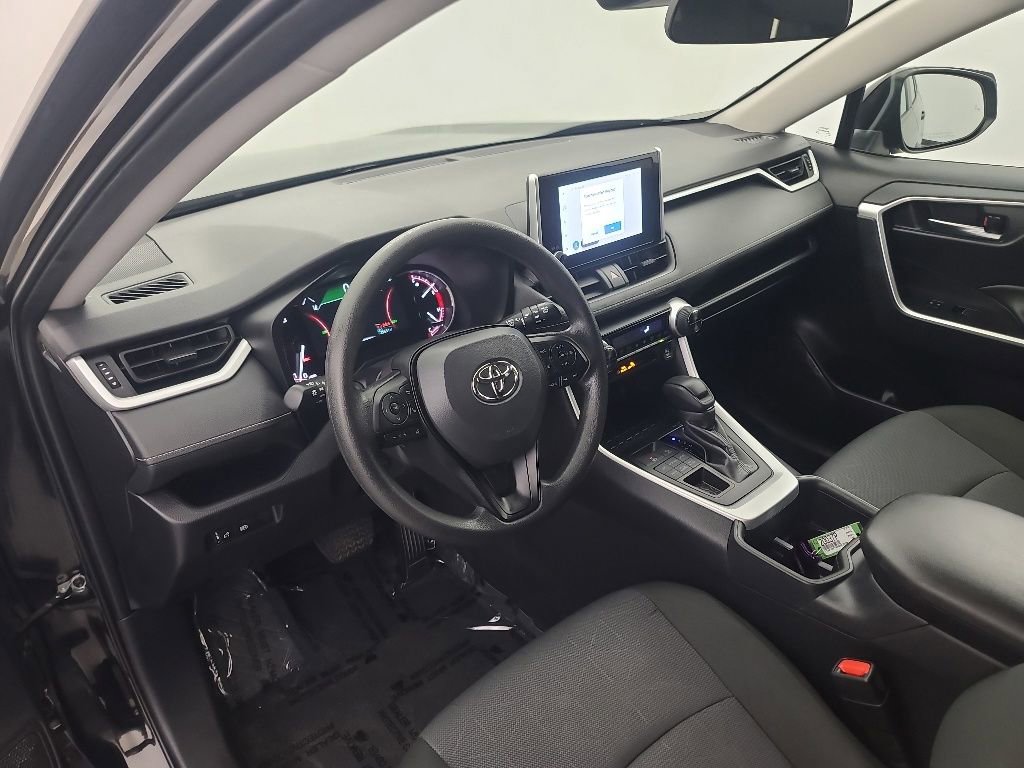 Used 2025 Toyota RAV4 XLE AWD/4WD image 25