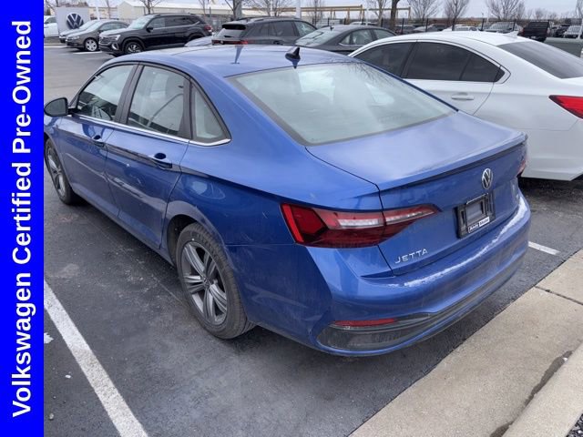 Used 2024 Volkswagen Jetta SE image 3