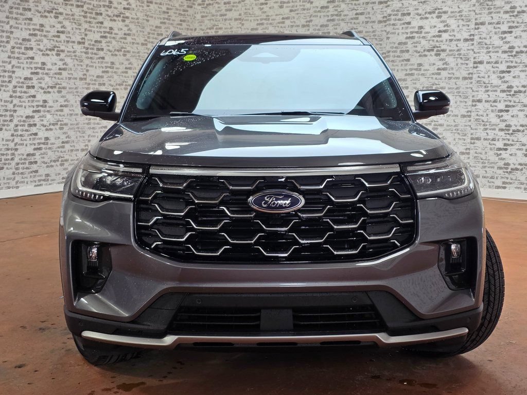 New 2026 Ford Explorer Platinum RWD image 3