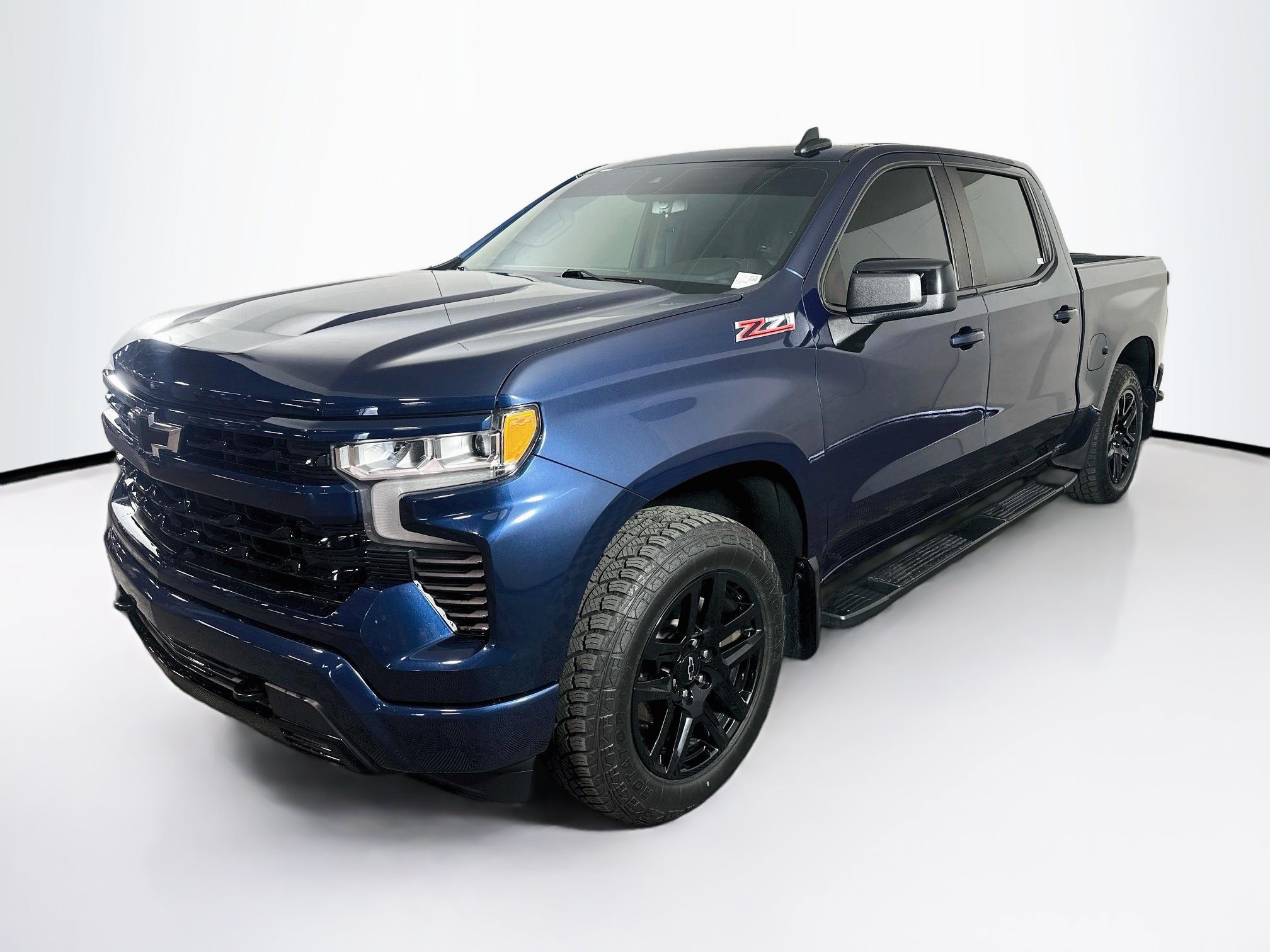 Used 2023 Chevrolet Silverado 1500 RST AWD/4WD image 3