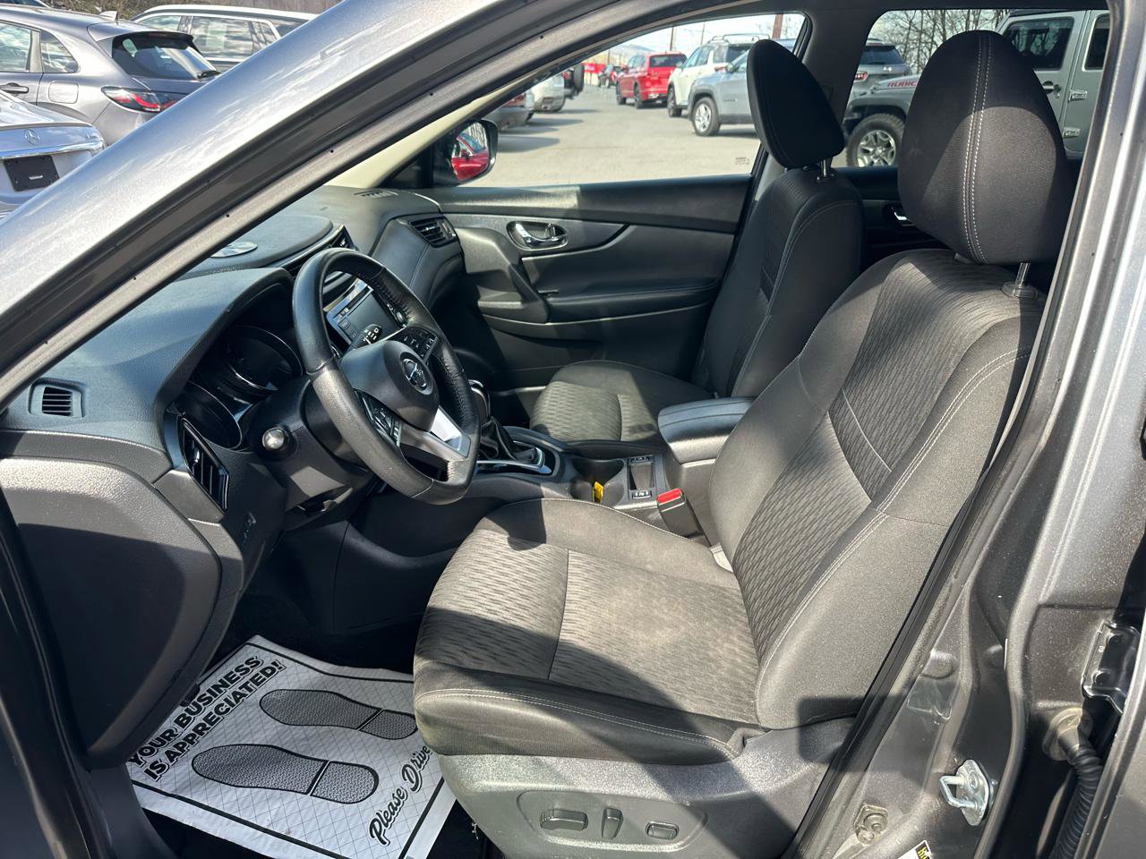 Used 2020 Nissan Rogue SV AWD/4WD image 11