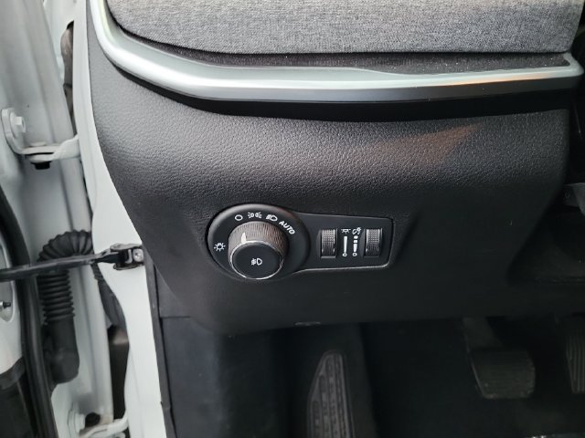 Used 2024 Jeep Compass Latitude AWD/4WD image 22