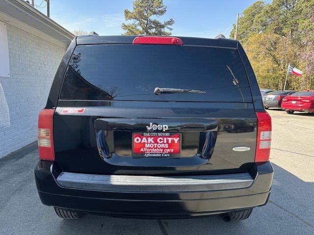Used 2016 Jeep Patriot Latitude FWD image 6