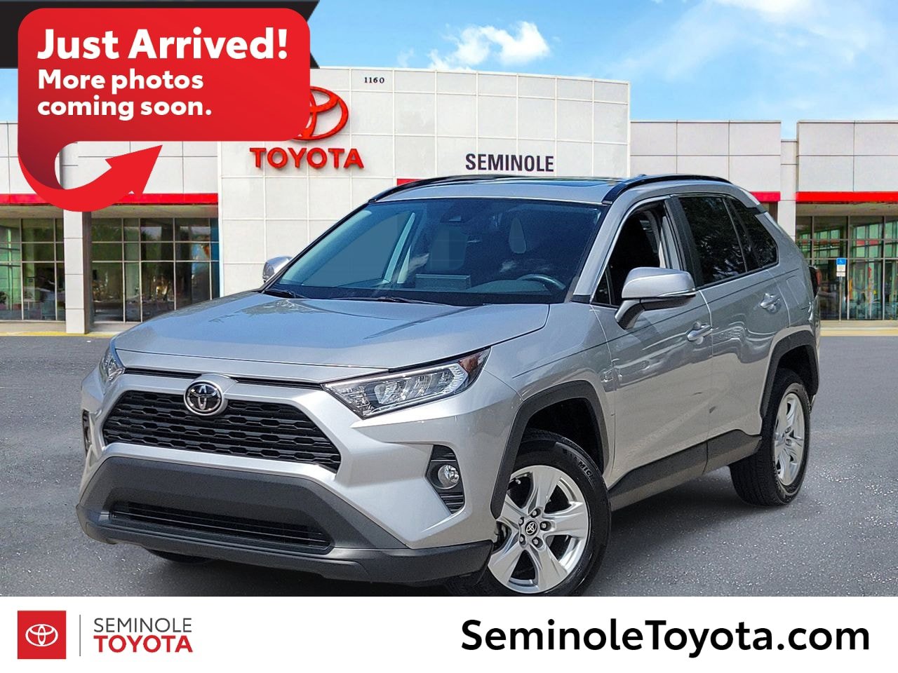 Used 2021 Toyota RAV4 XLE w/ Convenience Package FWD image 1