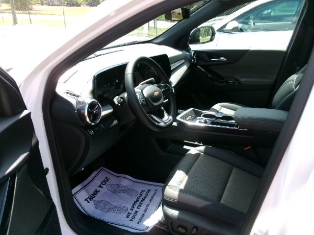 Used 2026 Chevrolet Equinox LT w/ Convenience Package II FWD image 12