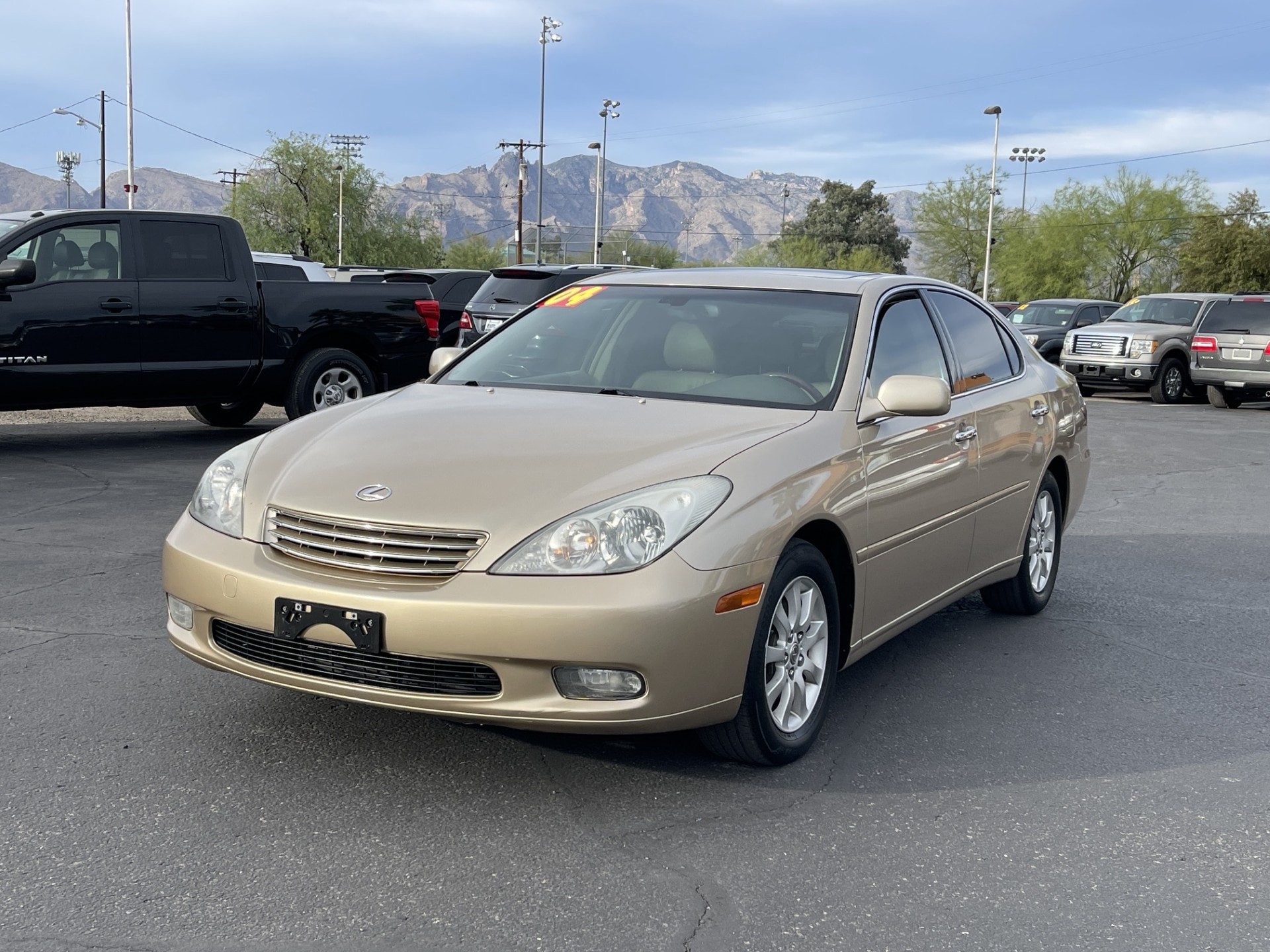 Used 2004 Lexus ES 330 FWD image 1