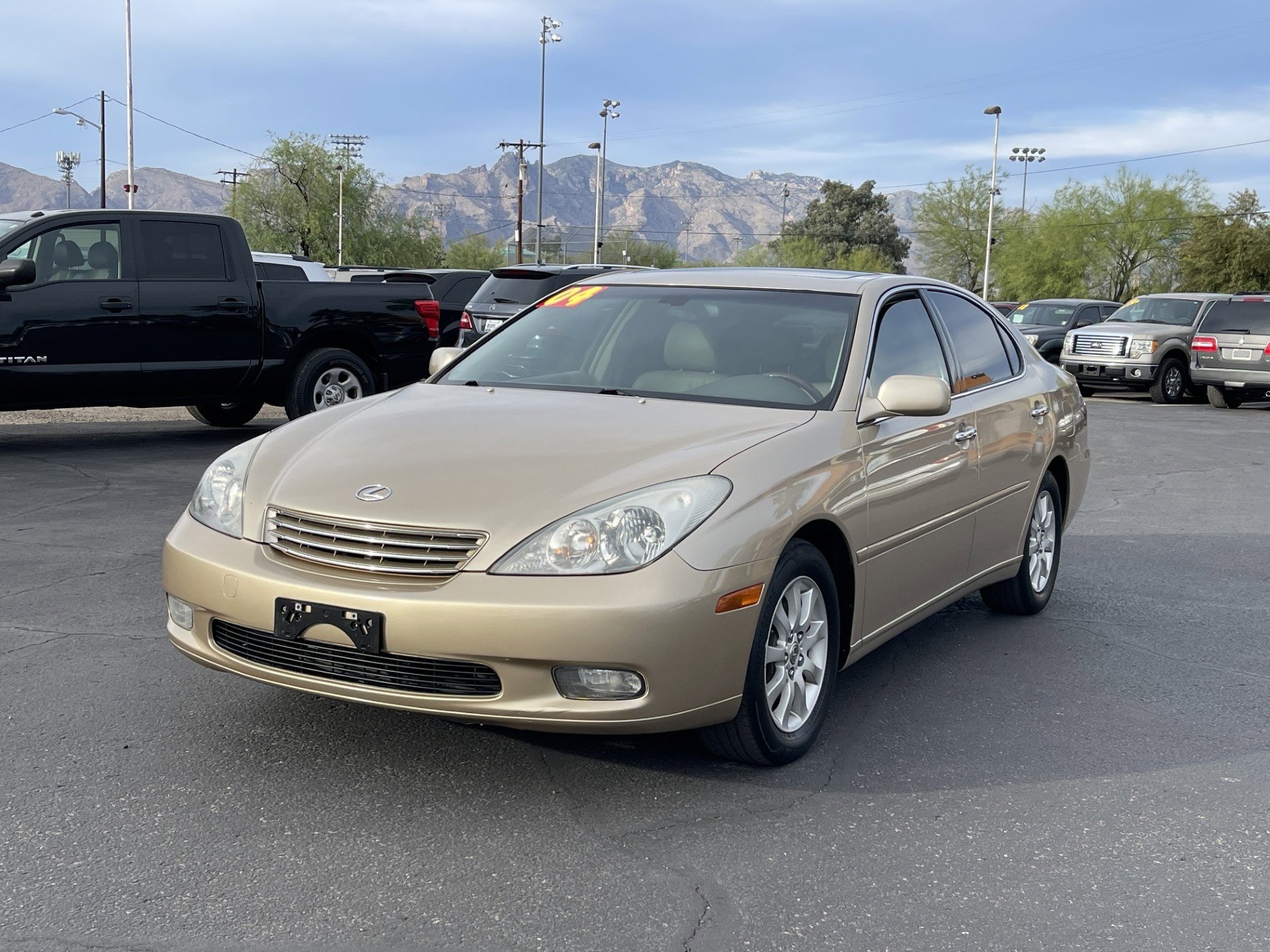 Used 2004 Lexus ES 330 FWD image 1