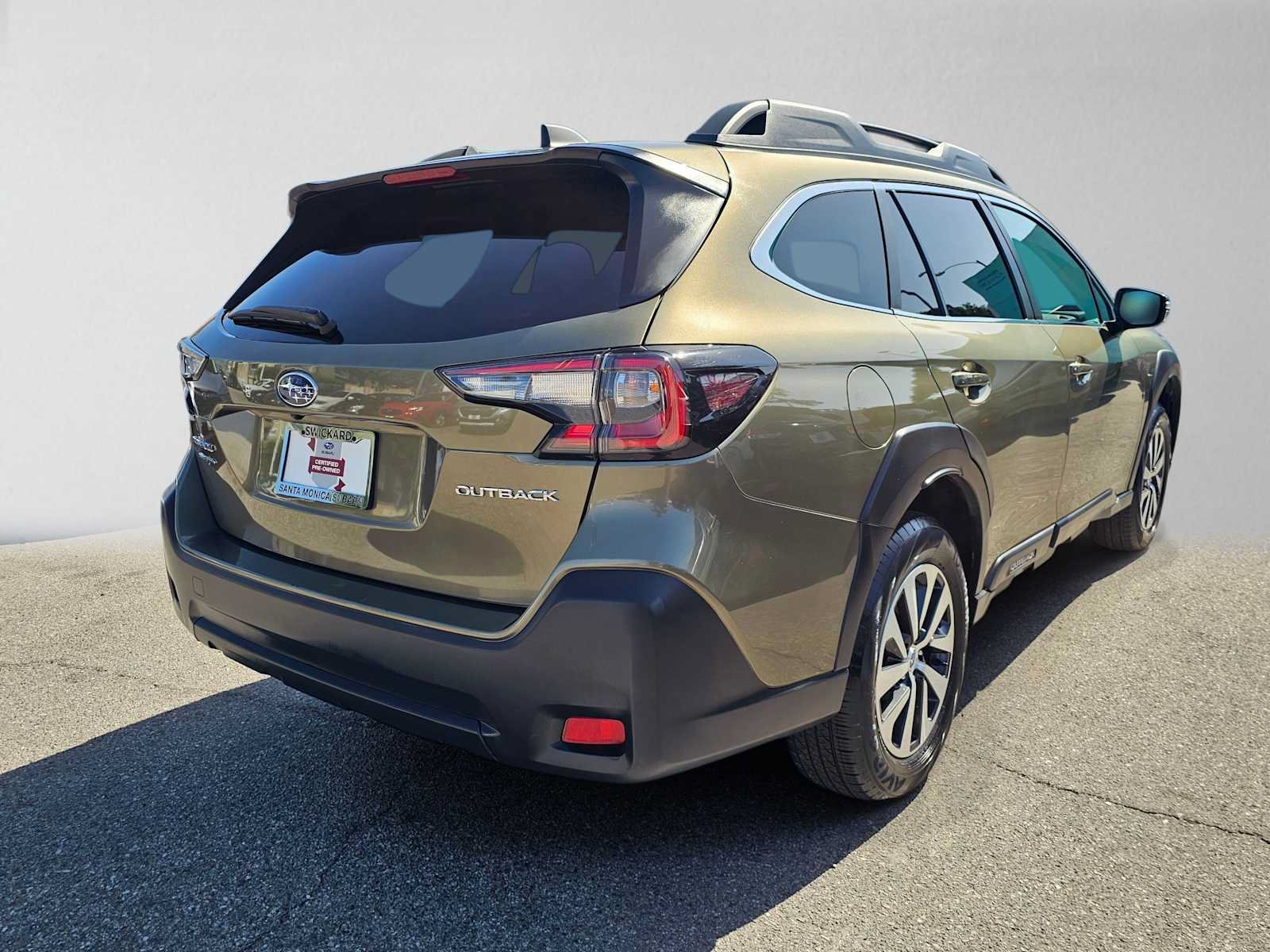 Certified 2024 Subaru Outback Premium AWD/4WD image 3