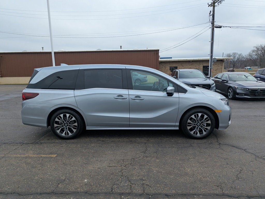 Used 2026 Honda Odyssey Elite image 2