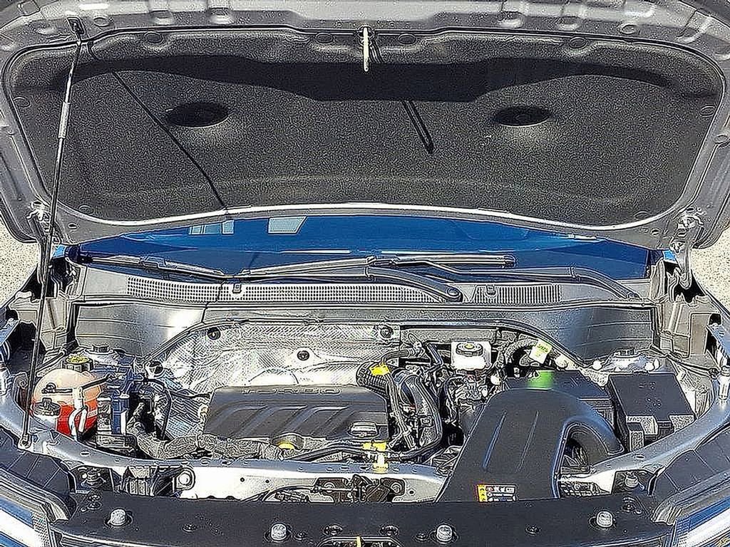 Used 2024 Chevrolet Trax LT w/ Driver Confidence Package image 32