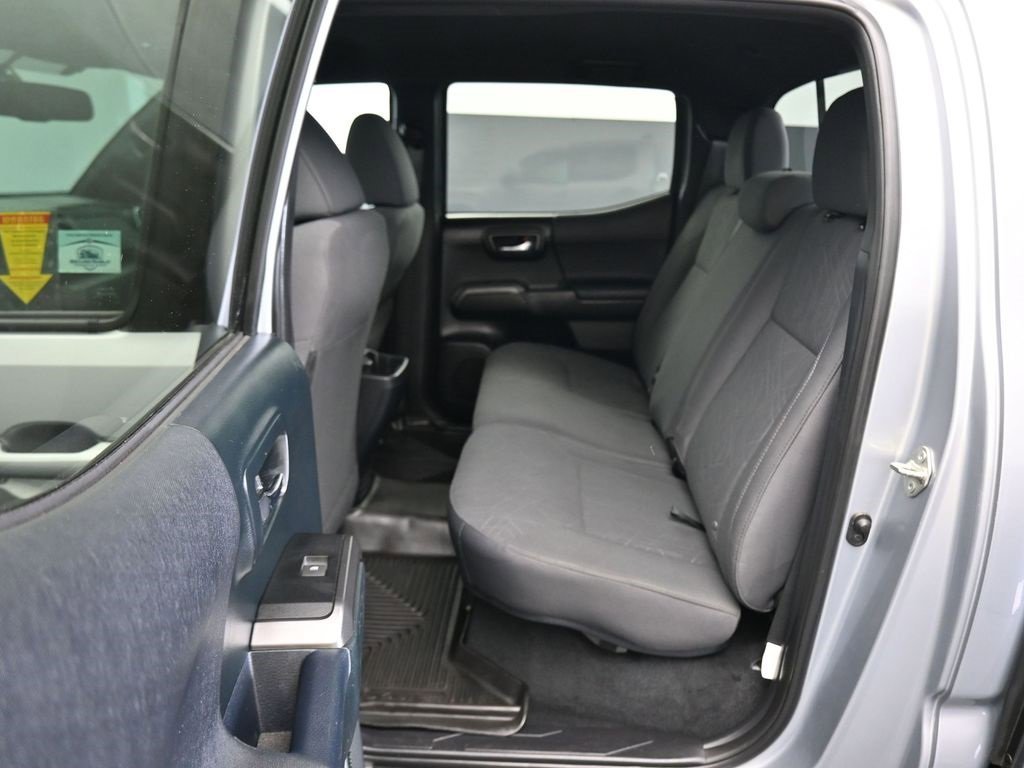 Used 2017 Toyota Tacoma TRD Sport image 29