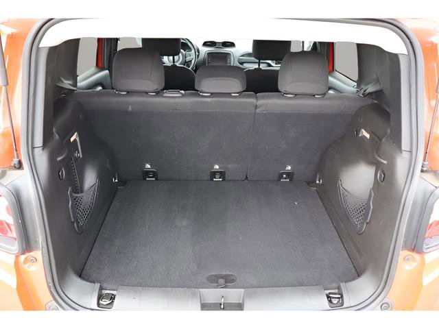 Used 2016 Jeep Renegade Latitude image 11