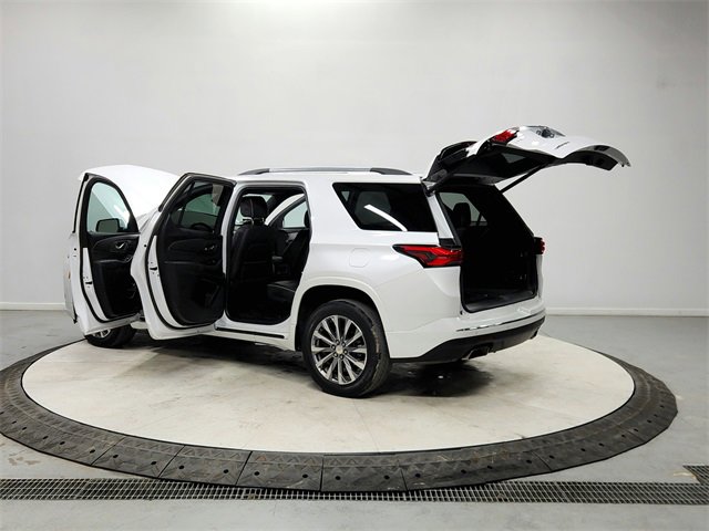 Used 2023 Chevrolet Traverse Premier image 13