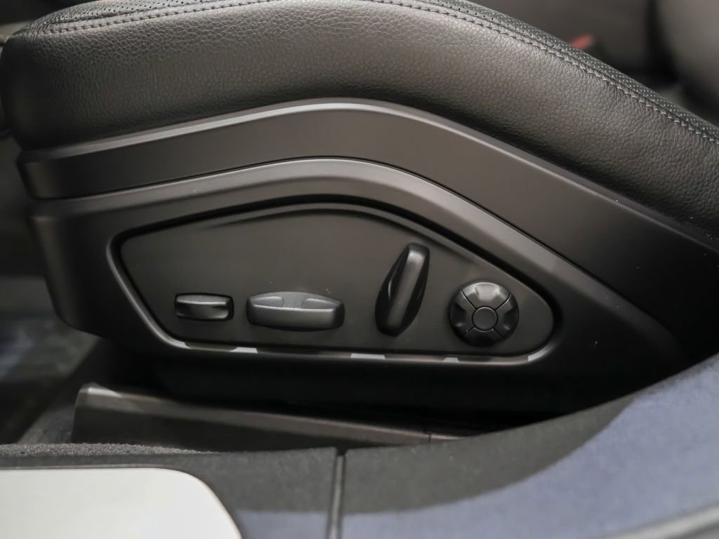 Certified 2022 Porsche Panamera 4 Executive AWD/4WD image 27