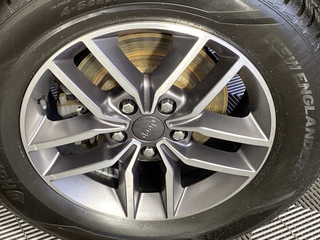 Used 2020 Jeep Grand Cherokee Limited AWD/4WD image 28