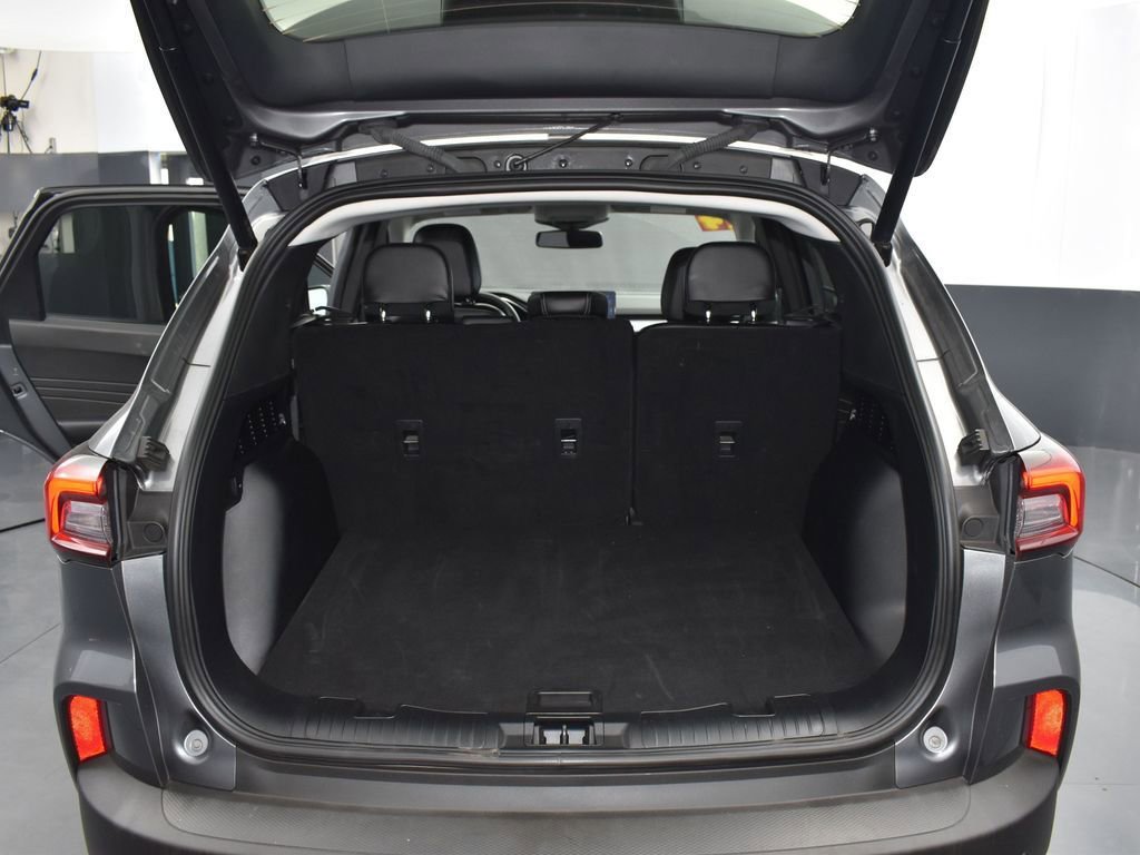 Used 2024 Ford Escape Platinum image 39