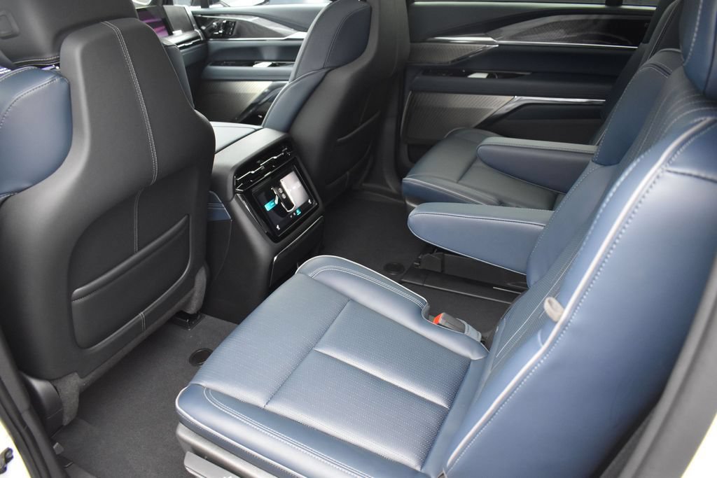 Used 2025 Cadillac Escalade IQ Luxury 2 AWD/4WD image 25