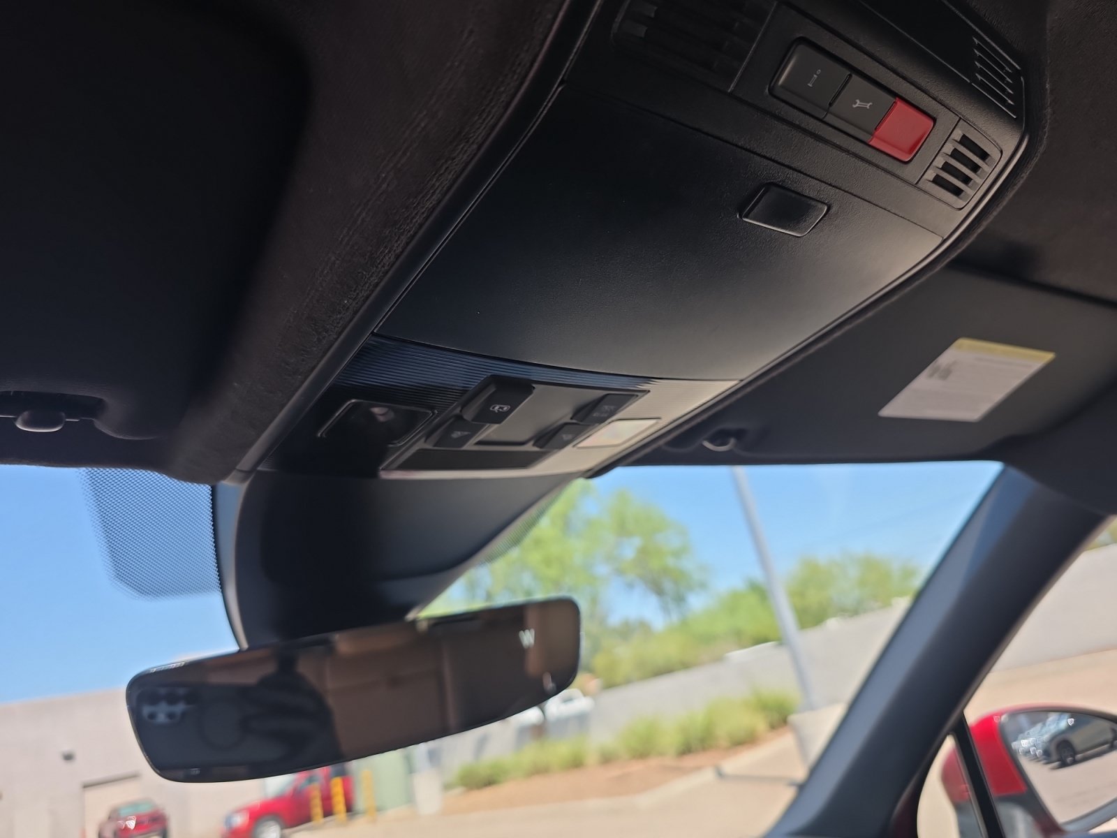 Certified 2022 Volkswagen Tiguan SE FWD image 31