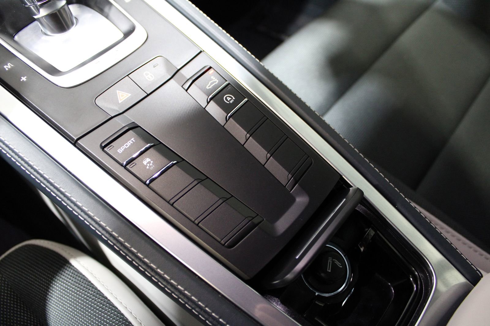 Used 2018 Porsche 718 Cayman image 31