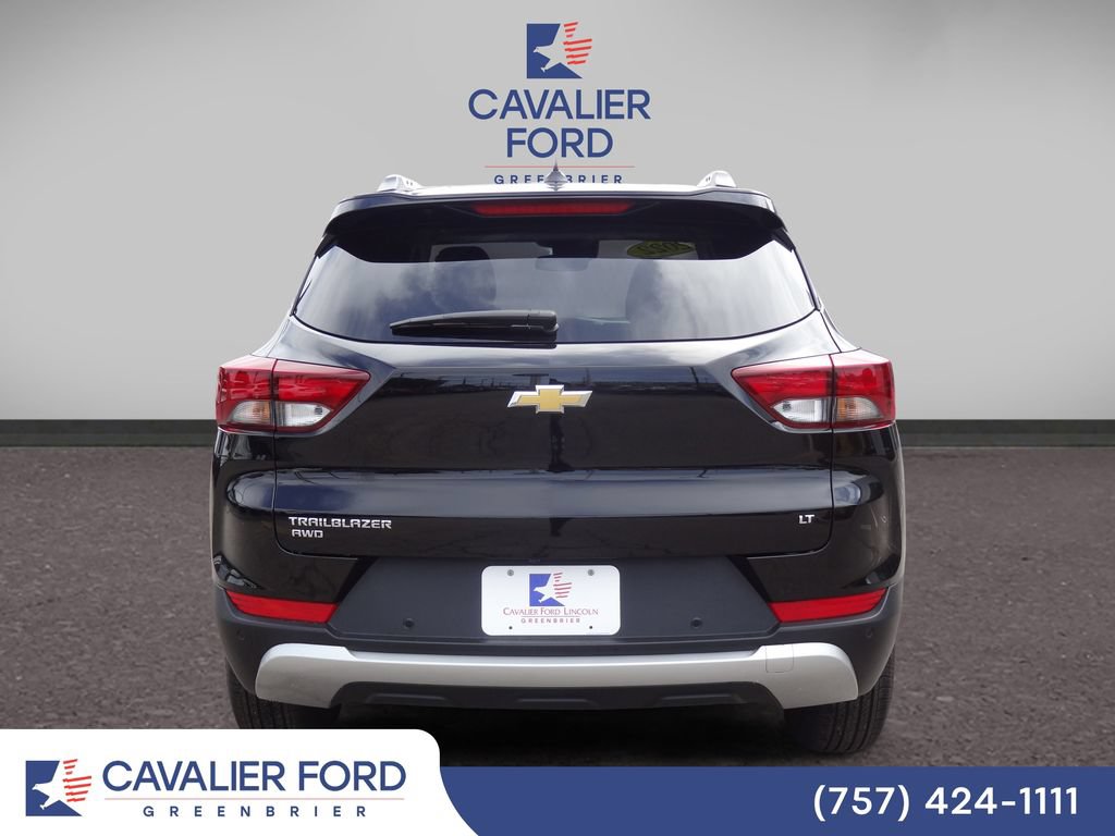 Used 2022 Chevrolet TrailBlazer LT w/ Convenience Package AWD/4WD image 3