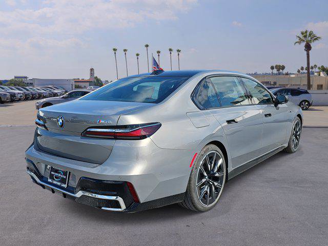New 2025 BMW i7 M70 image 5