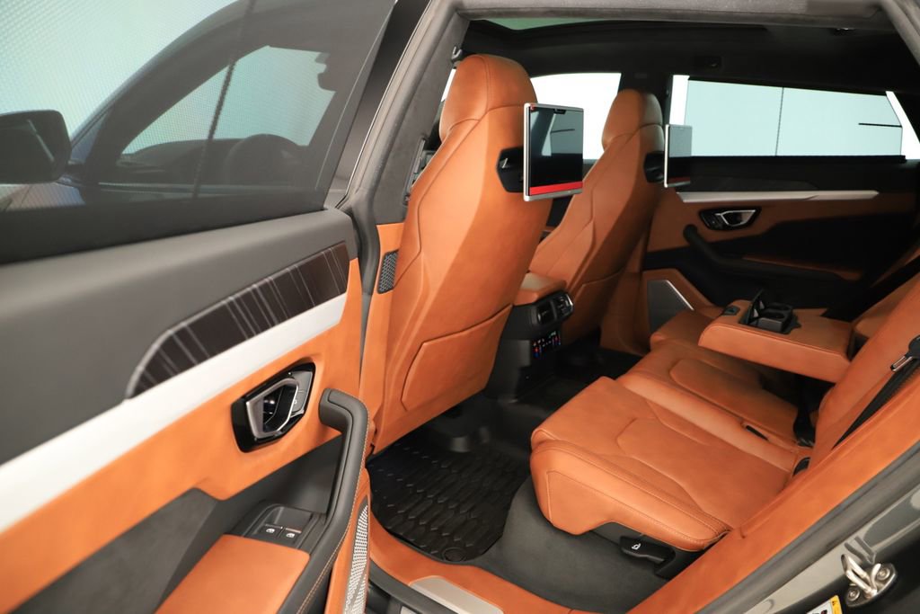 Used 2020 Lamborghini Urus image 28