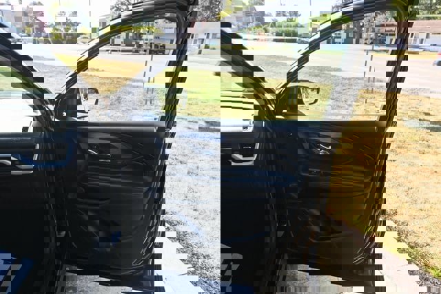 Used 2022 GMC Terrain SLE w/ Driver Convenience Package image 18