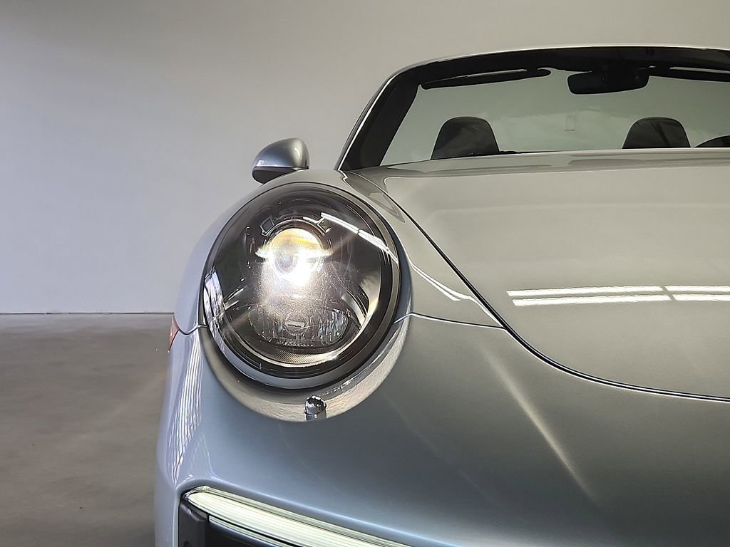 Used 2017 Porsche 911 Carrera RWD image 9