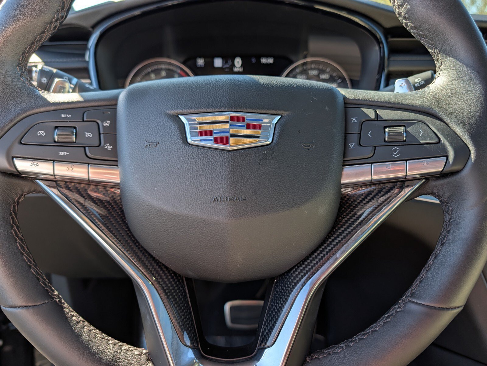 Used 2023 Cadillac XT6 Sport w/ Technology Package AWD/4WD image 37
