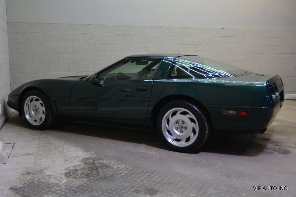 Used 1992 Chevrolet Corvette Coupe RWD image 19